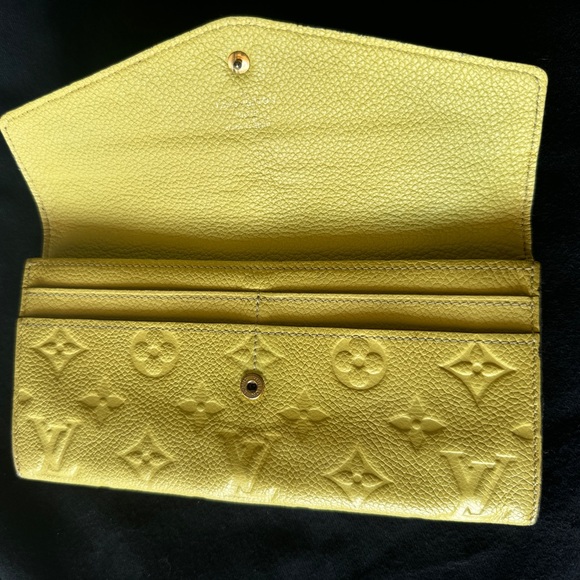Louis Vuitton Long Wallet Monogram Empreinte
Portefeuille Curieuse Citron COA - Picture 4 of 9